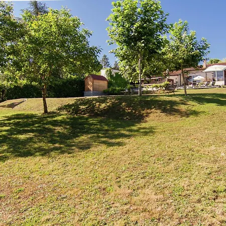Сasa de vacaciones Cozy Holiday In With Swimming Pool