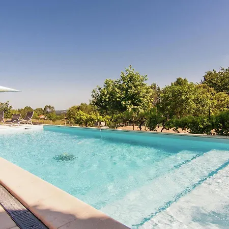 Cozy Holiday In With Swimming Pool Сasa de vacaciones