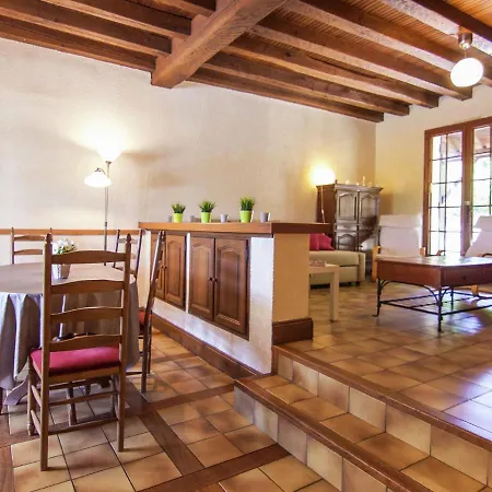 Сasa de vacaciones Cozy Holiday In With Swimming Pool La Roche-Chalais