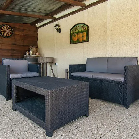 Cozy Holiday In With Swimming Pool