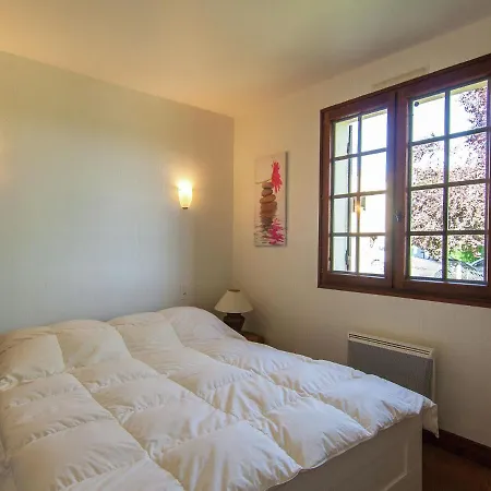 Cozy Holiday In With Swimming Pool La Roche-Chalais