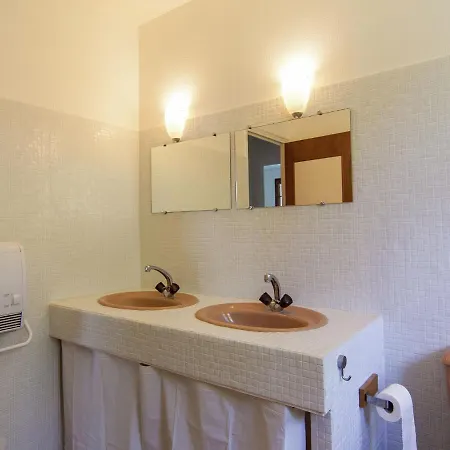 Cozy Holiday In With Swimming Pool Сasa de vacaciones *