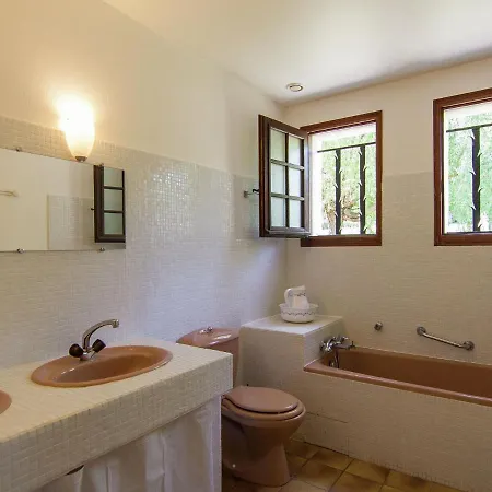 Cozy Holiday In With Swimming Pool Сasa de vacaciones