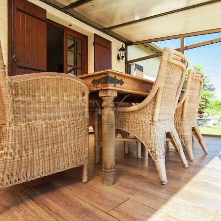 Сasa de vacaciones Cozy Holiday In With Swimming Pool *